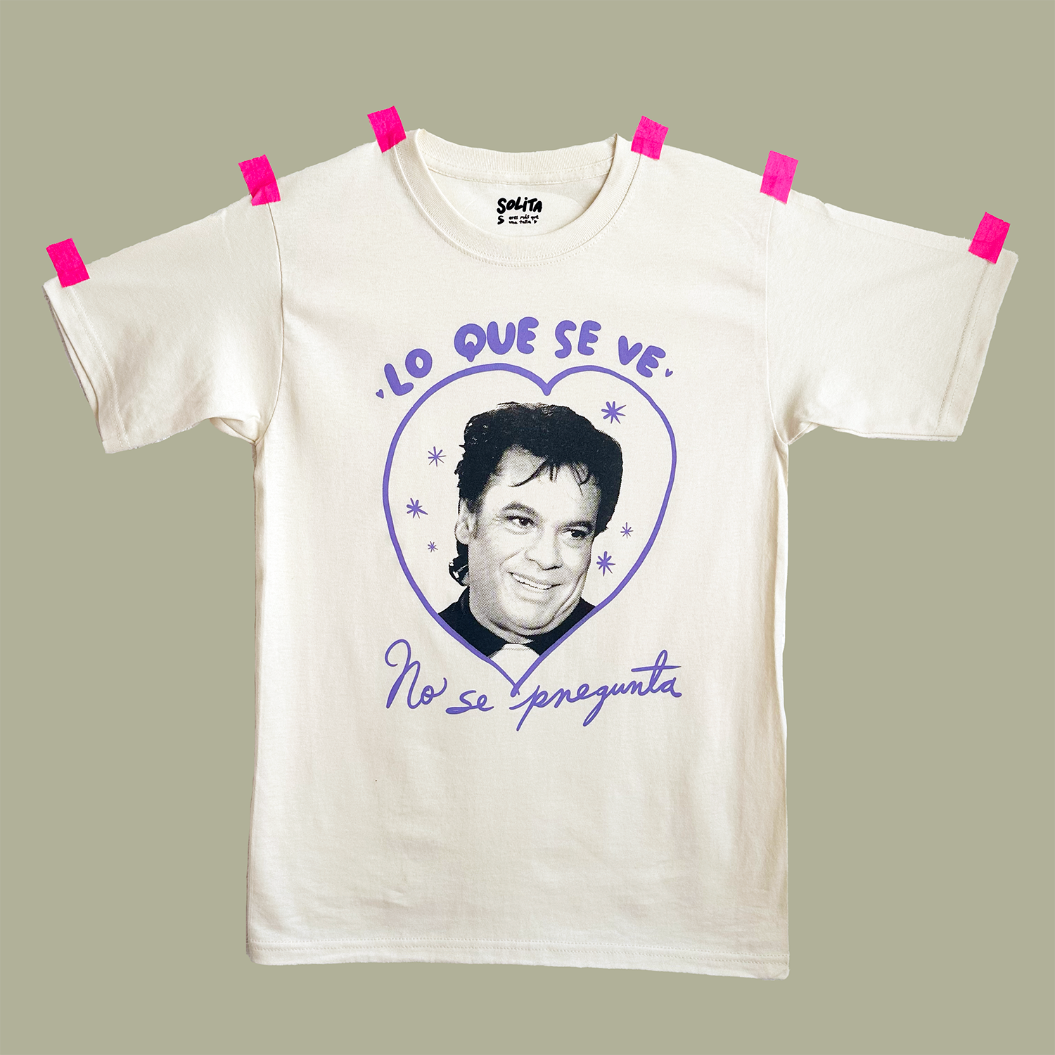 Lo que se ve, T shirt blanca
