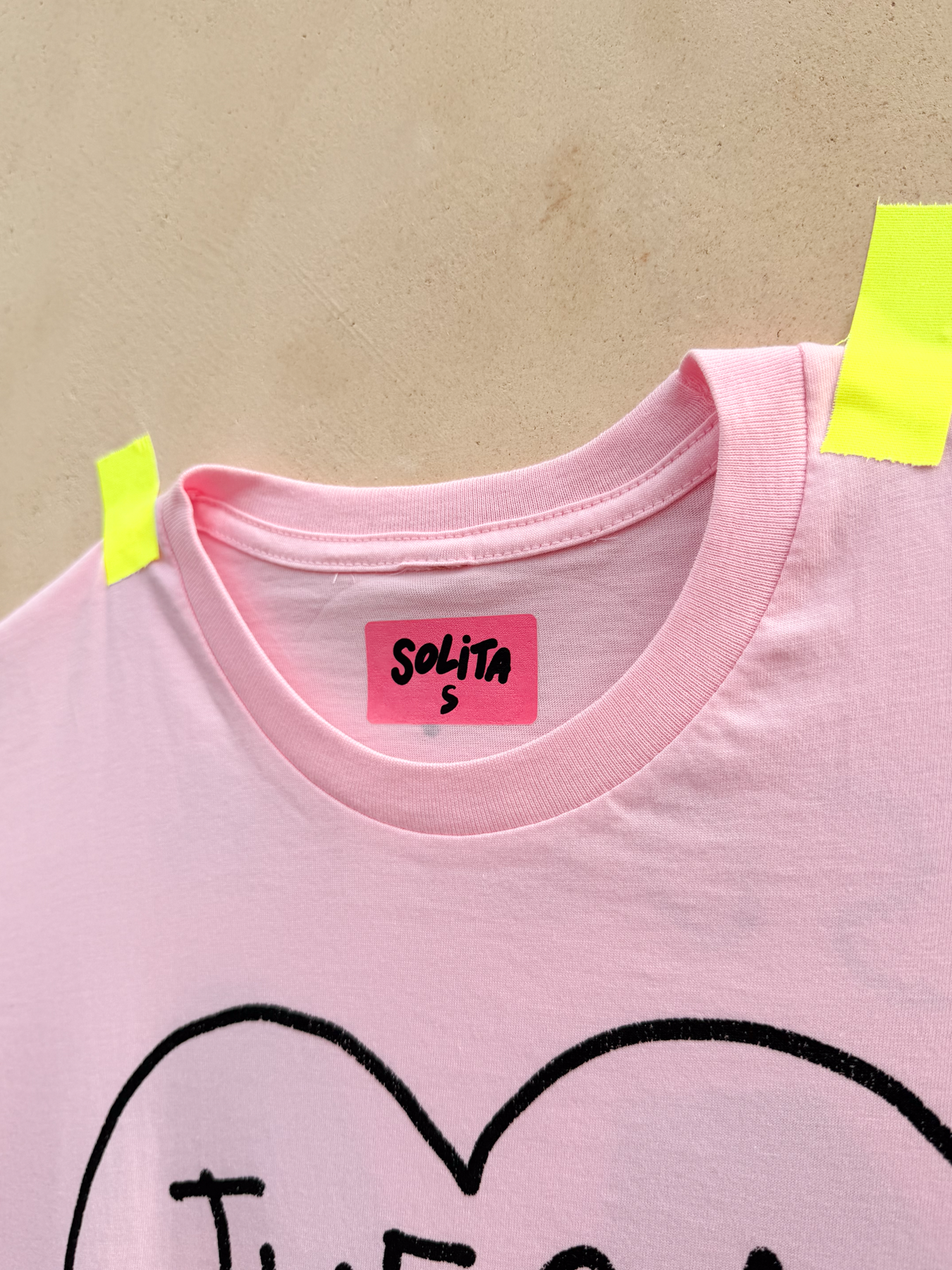 Juega como niña, t shirt rosa