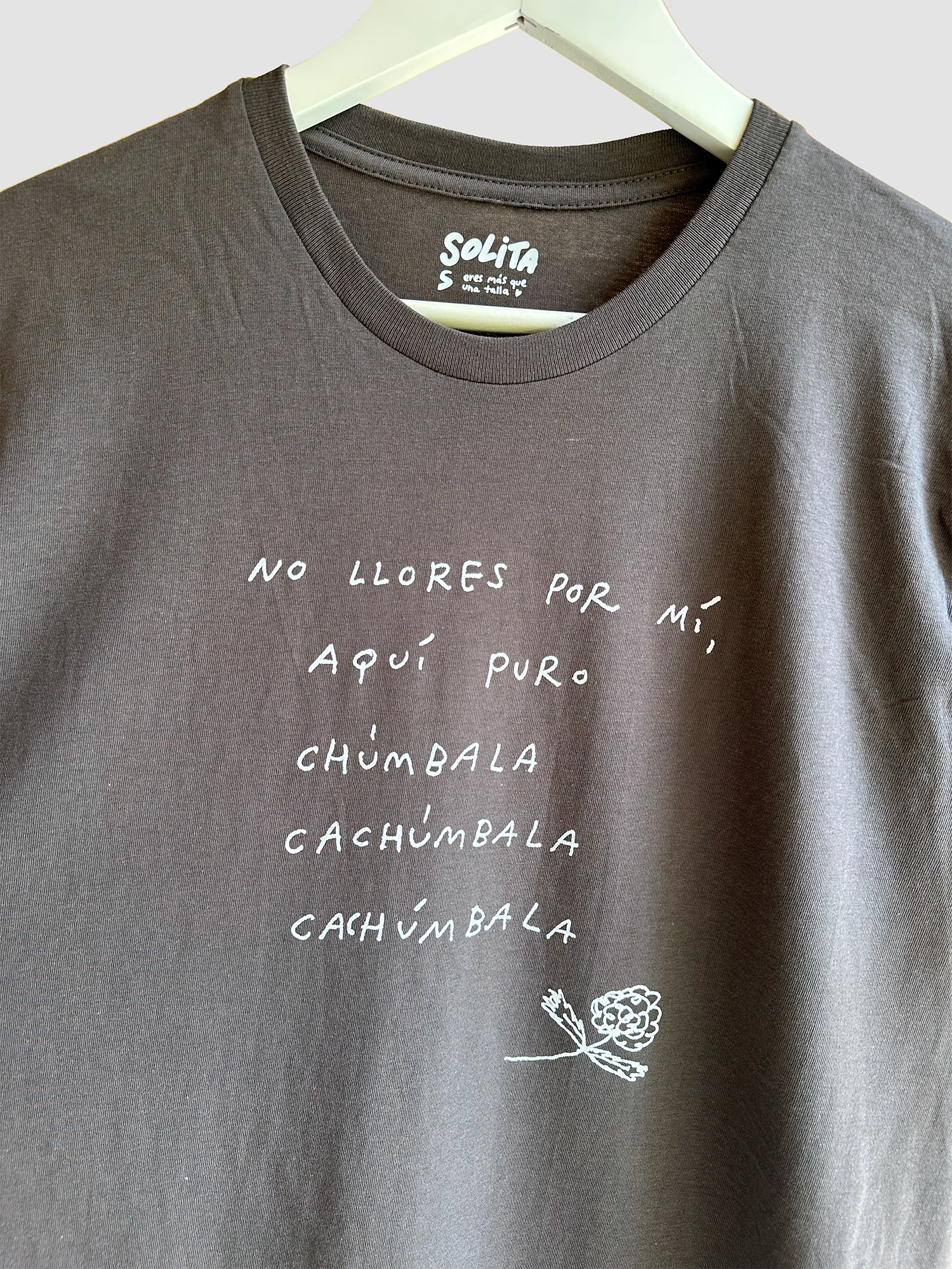 cachúmbala t shirt carbón