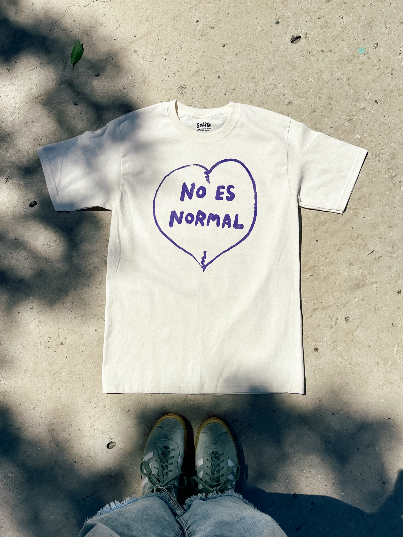 No es normal t shirt