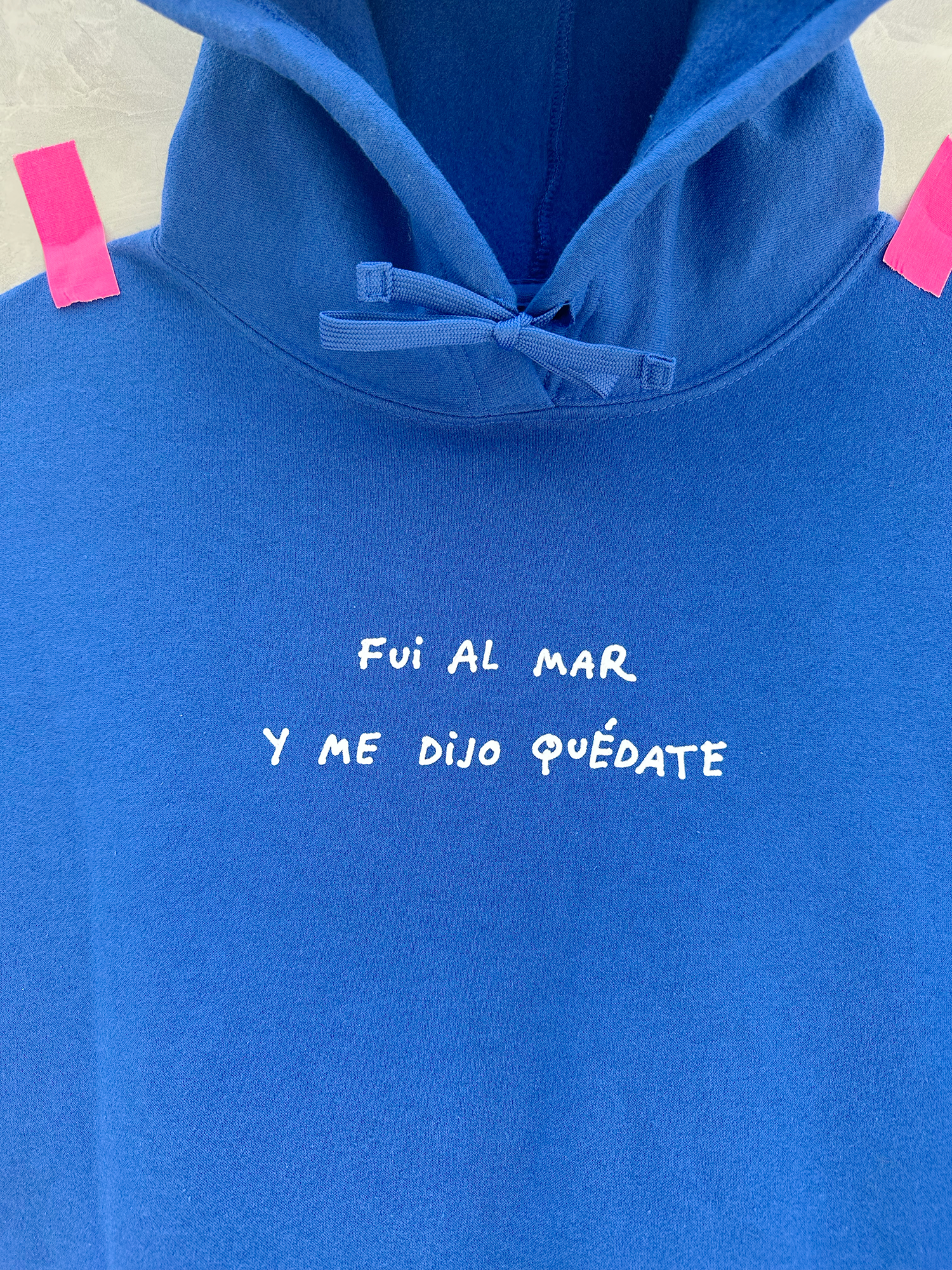 me dijo quédate hoodie azul