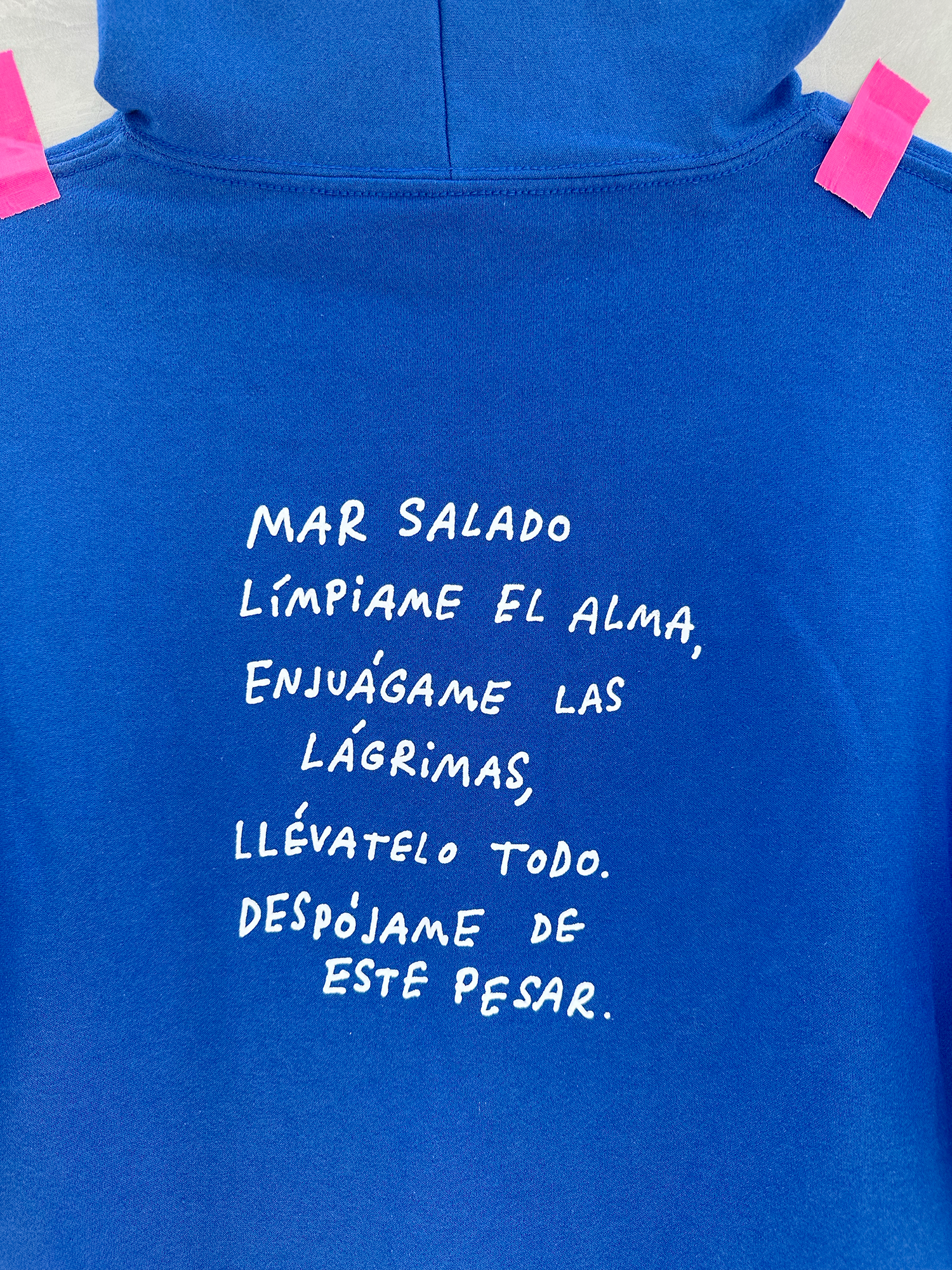 me dijo quédate hoodie azul