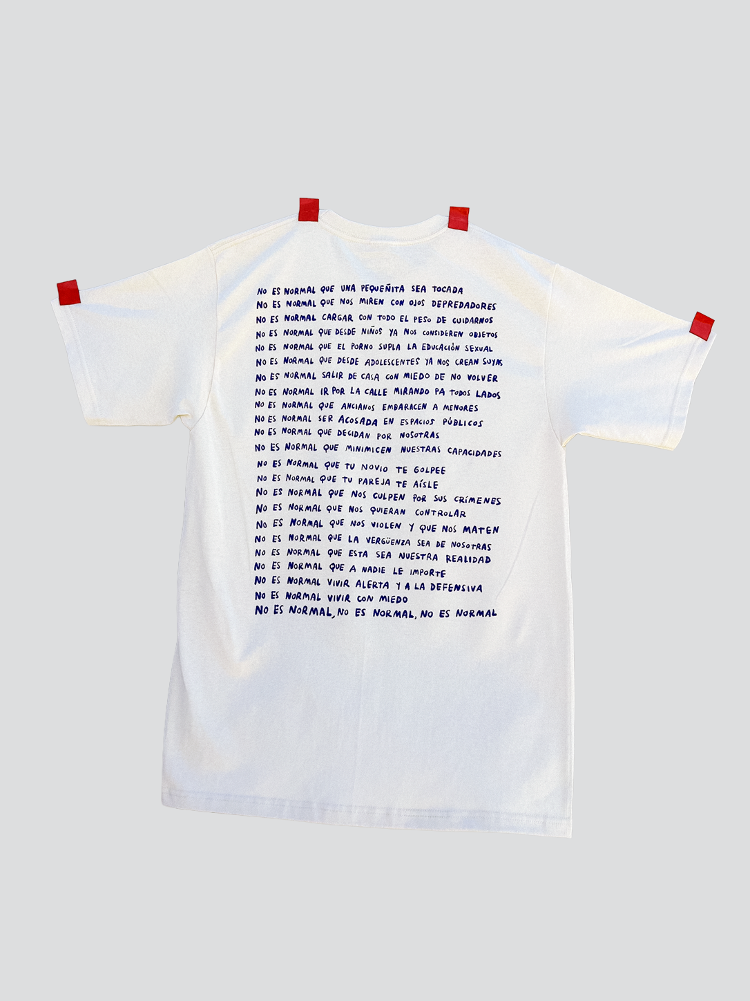 No es normal, T shirt blanca