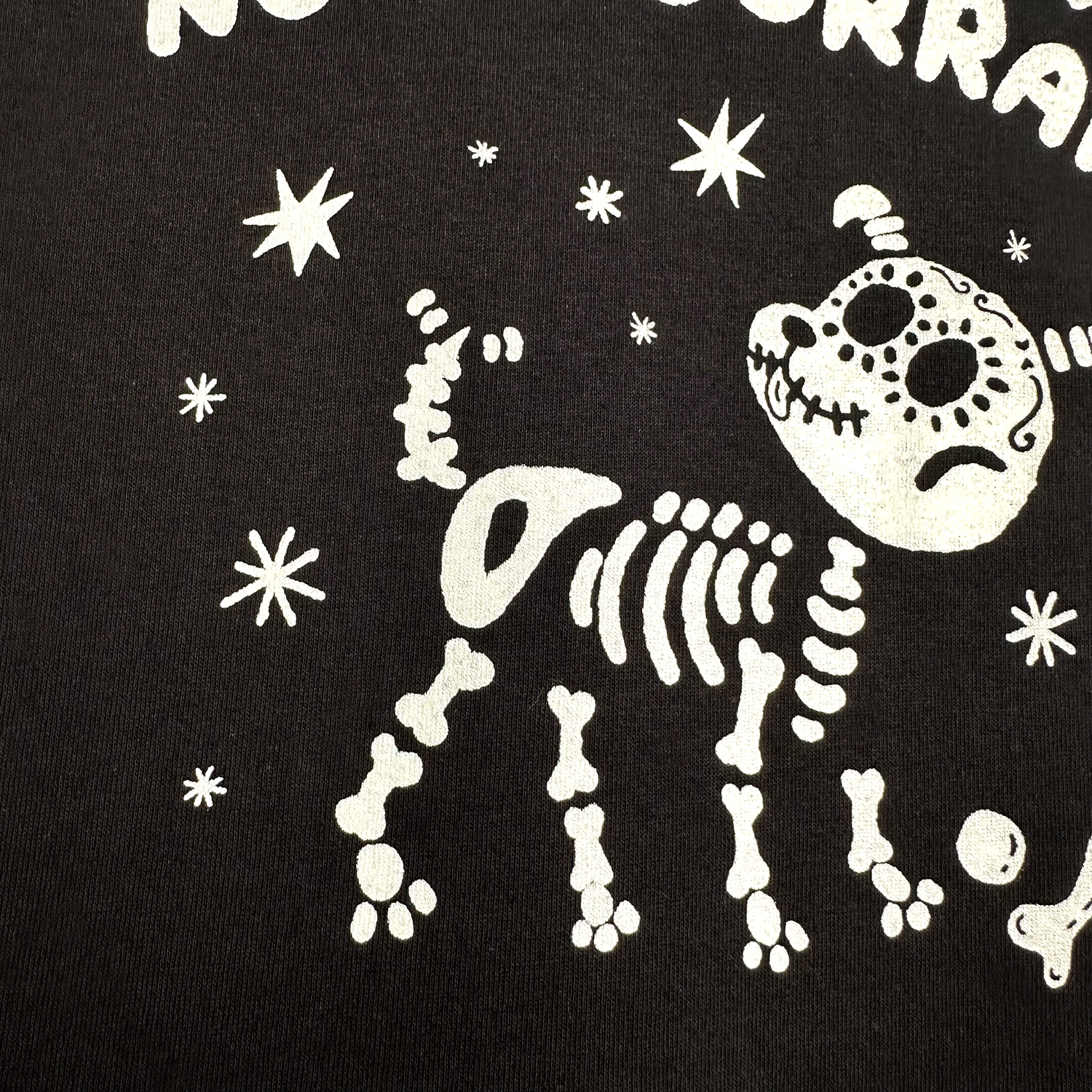 vivirás por siempre perrito t shirt negra